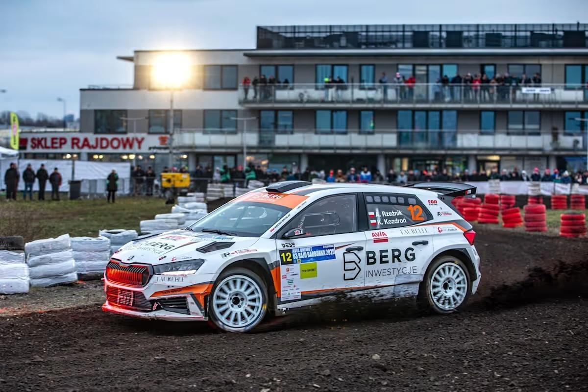 Adrian Rzeźnik recibe elogios tras su debut en Rally2 en el Rajd Barbórka