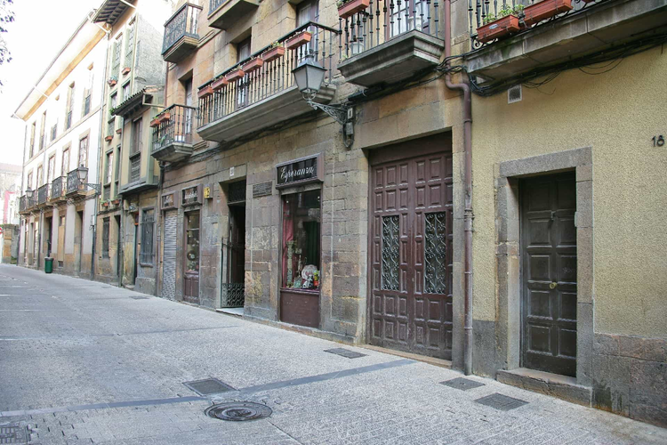 Casa natal de Alejandro Mon y Menéndez