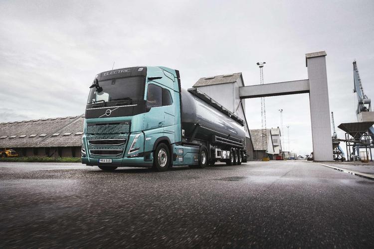 Volvo Trucks lanza camiones eléctricos con hasta 700 km de autonomía