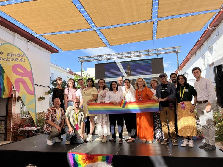  Lebrija Diversidad presenta el cartel del Orgullo Lebrijano 2026 en un emotivo acto cargado de reivindicación y memoria