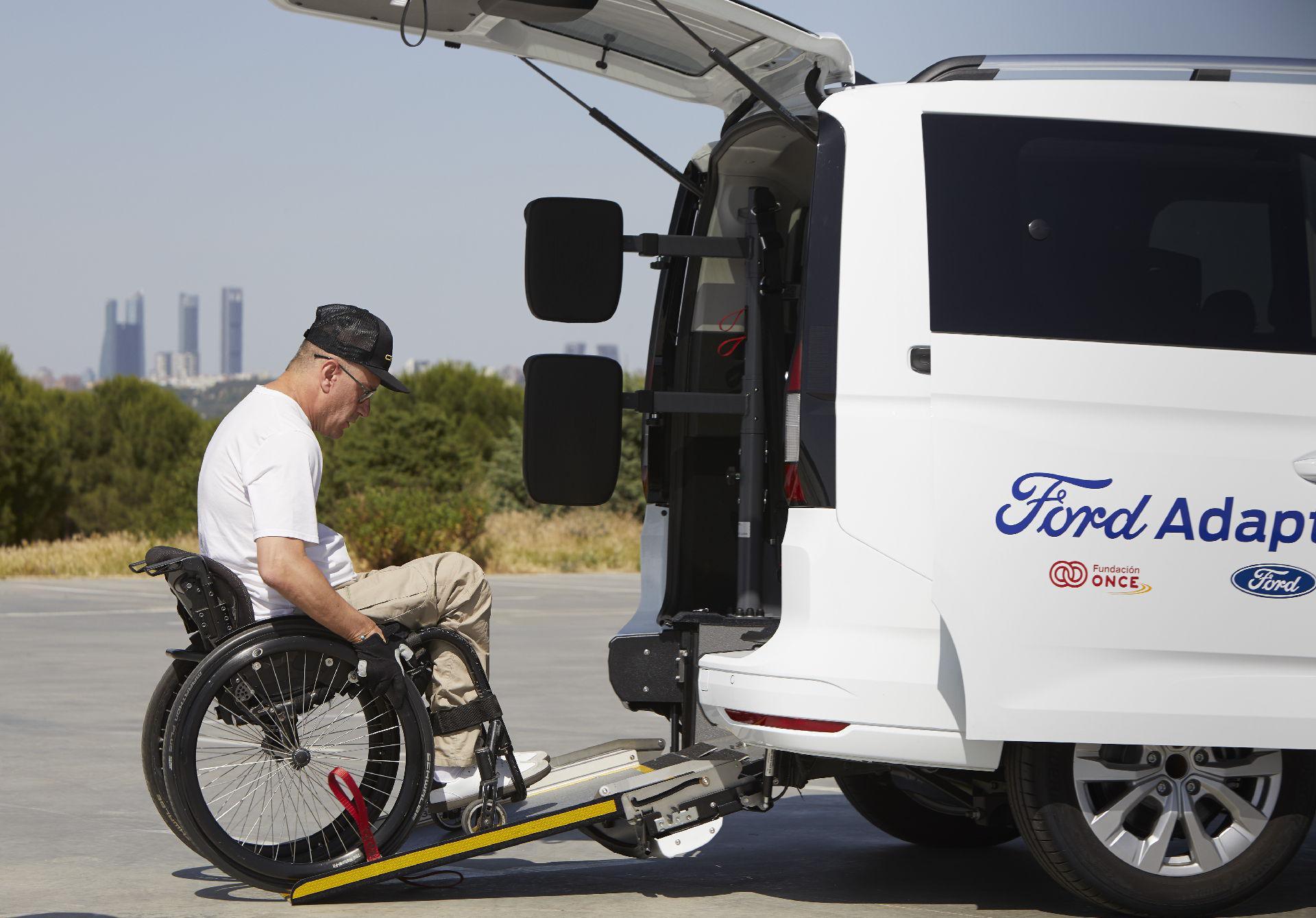 Ford › Adapta incorpora los nuevos Capri y Tourneo Connect Eurotaxi