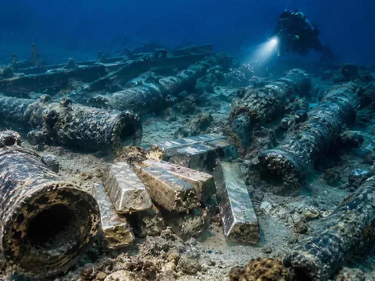 Sunken treasure ship found off Cádiz with 27 cannons and silver cargo