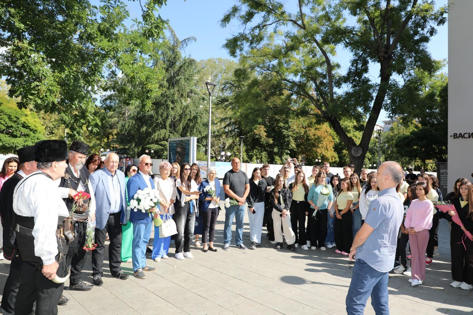 С венци и цветя Стара Загора почете героите от Старозагорското въстание