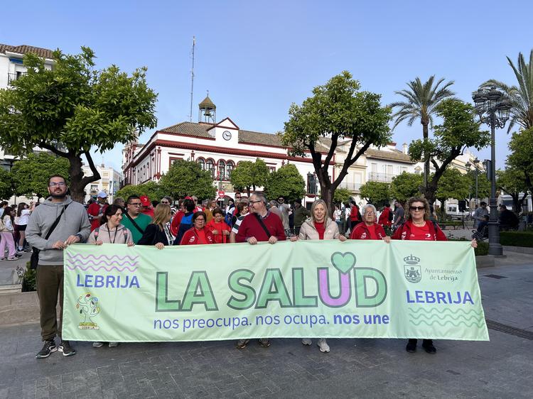 Más de 300 escolares participan en la Marcha por la Salud que clausura con éxito la primera Semana de la Salud de Lebrija