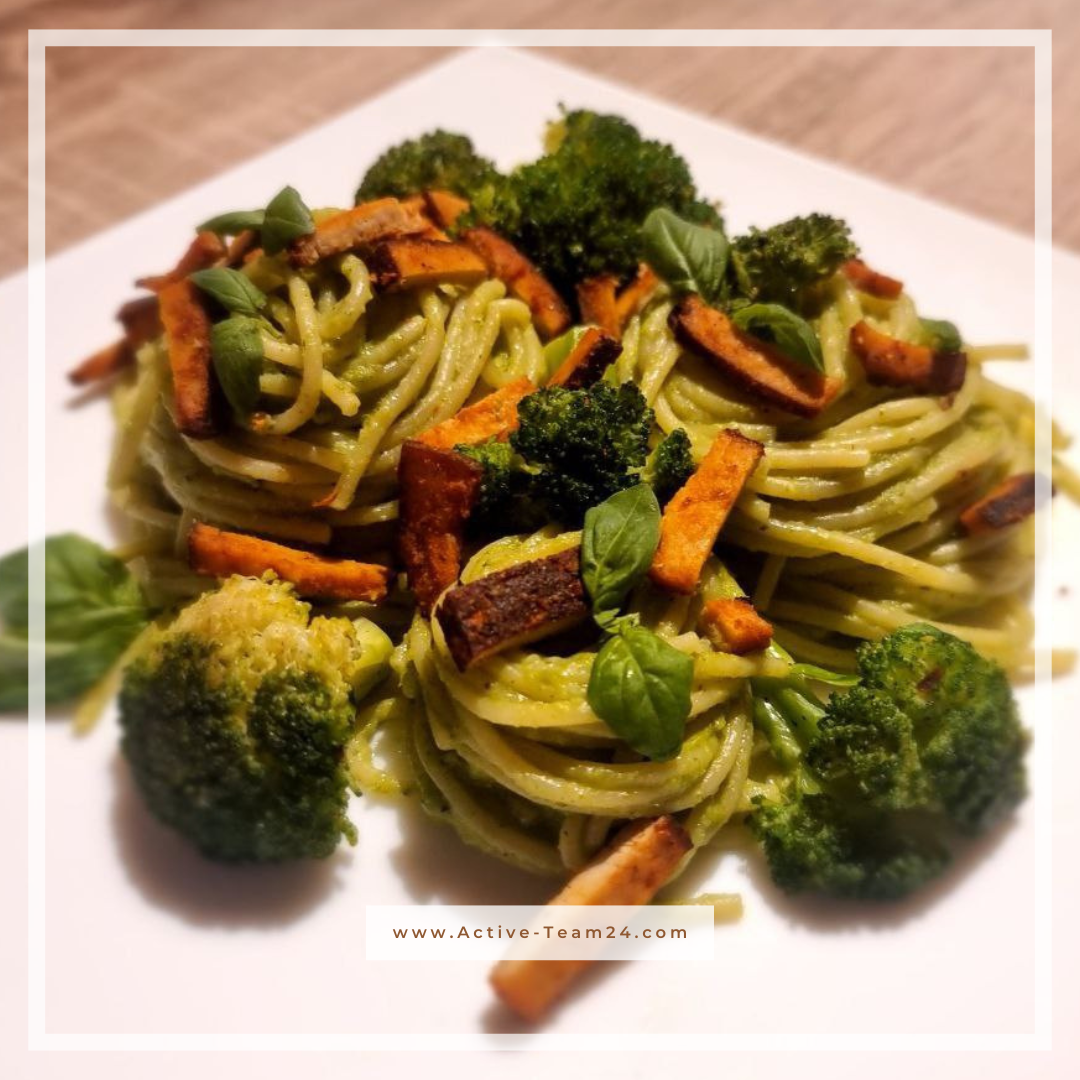 SPAGHETTI MIT BROKKOLI-PESTO