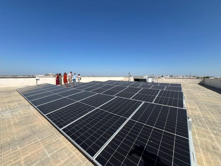 El Ayuntamiento de Lebrija culmina la instalación de placas fotovoltaicas en cuatro colegios públicos del municipio