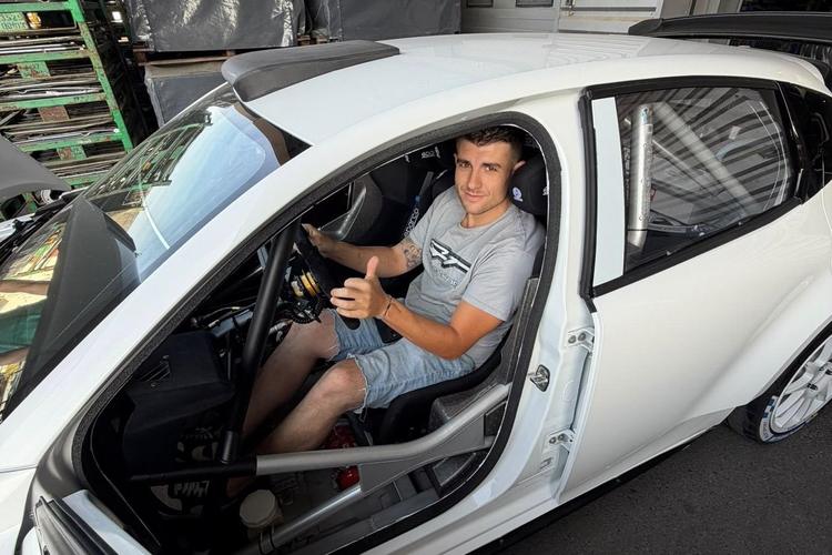 Alberto Ordóñez recoge su nuevo Lancia Ypsilon Rally2 HF Integrale