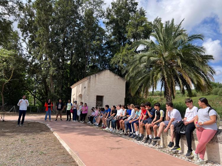 Estudiantes lebrijanos visitan el yacimiento arqueológico El Fontanal