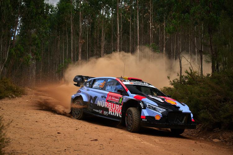 Rally de Portugal: Hyundai Motorsport arranca con fuerza con dos equipos entre los cuatro primeros