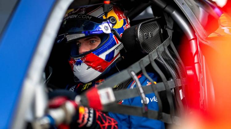 Max Verstappen debuta en las 24 Horas del Nürburgring con el Mercedes-AMG GT3