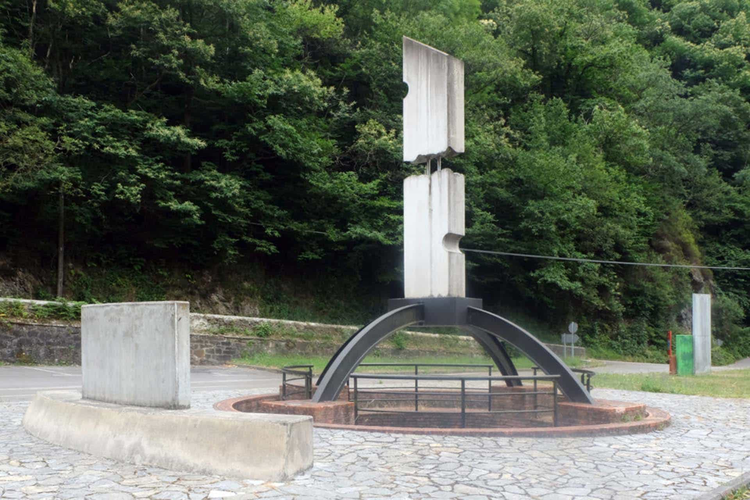 Monumento «Pozo Fortuna»