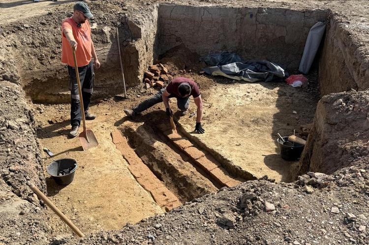 Archaeologists discover rare, well-preserved Roman grave