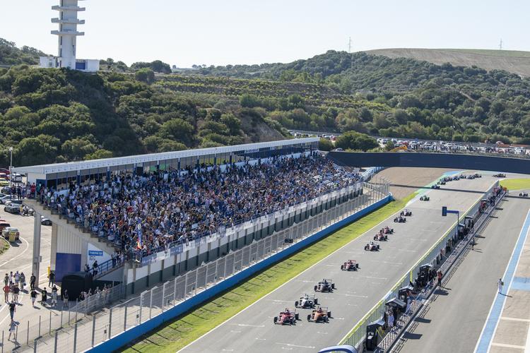 El NAPA Racing Weekend alcanza una cifra récord de doce mil espectadores en Jerez