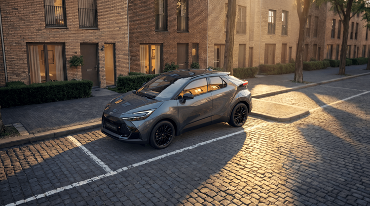TOYOTA C-HR CUMPLE DIEZ AÑOS MARCANDO LA DIFERENCIA