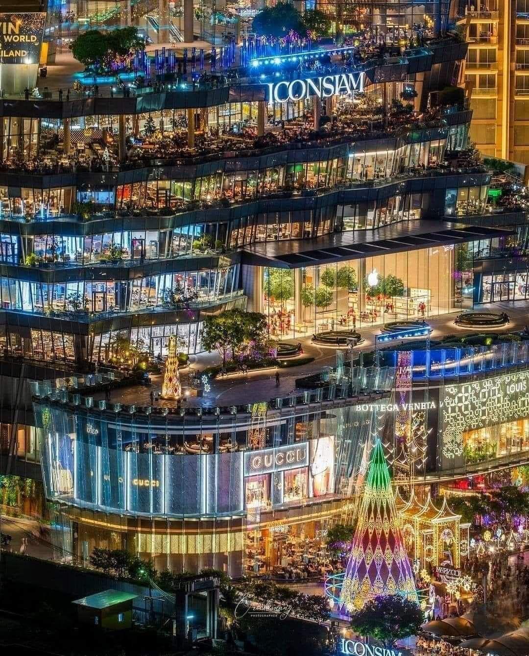 ICONSIAM Bangkok – Luxury Shopping, Food & Riverside Experience