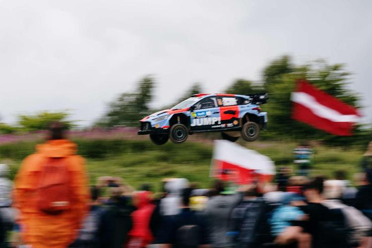 Fourmaux: "Volver al podio se siente muy bien; la primera pasada marcó la diferencia" en Estonia