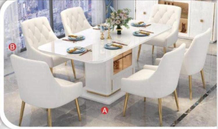 Table avec 6 chaises - 750.000 fc