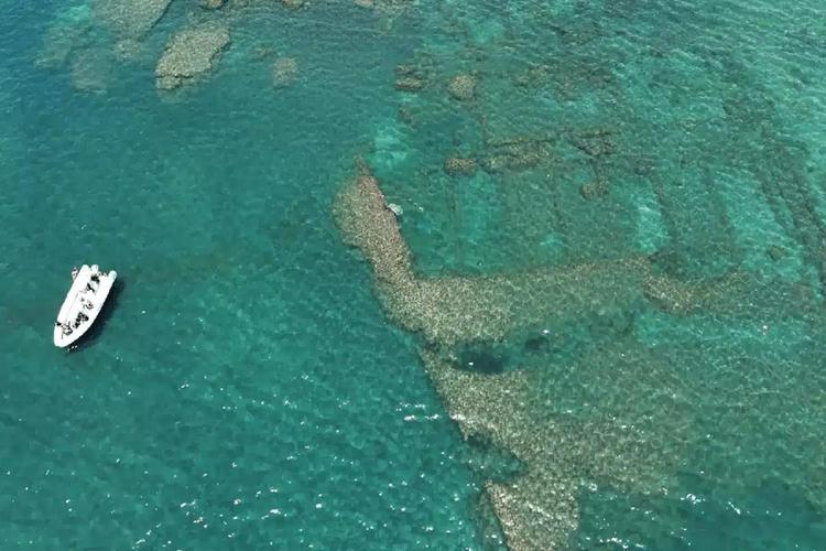 Puteoli - The Roman city that sank beneath the sea