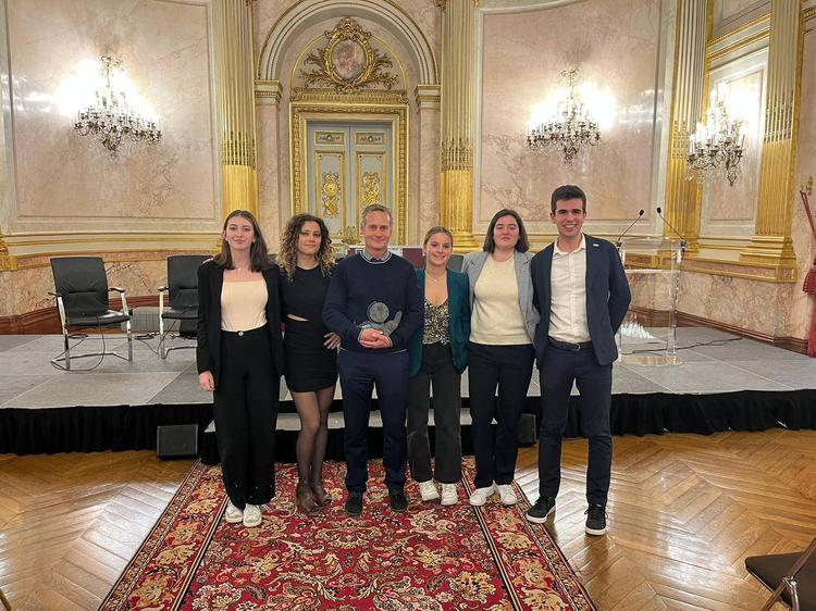 Les élèves du lycée Louis Barthou reçus à l’Assemblée nationale pour le prix Ethic’action 