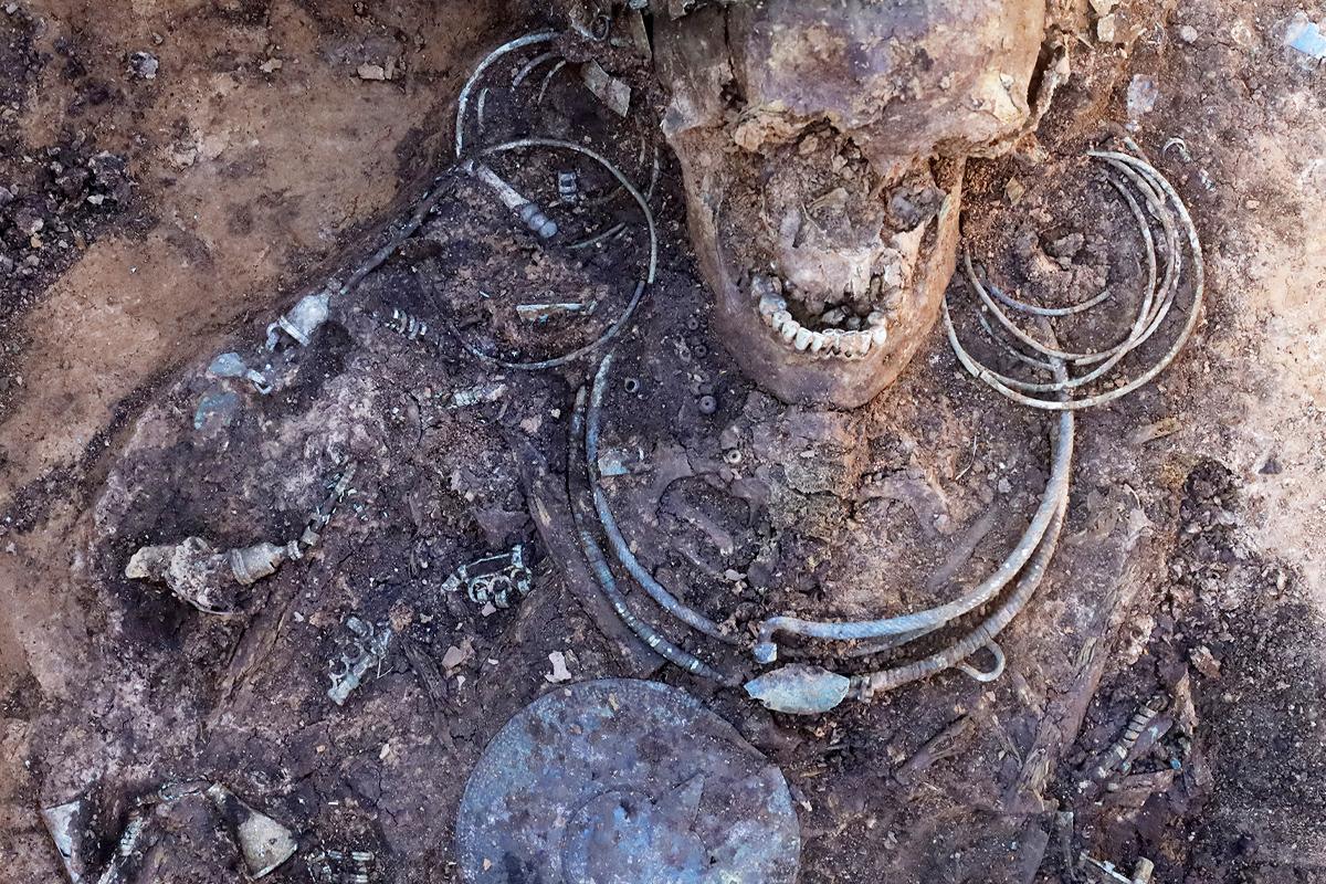 Ceremonial headdress among Murom grave discoveries