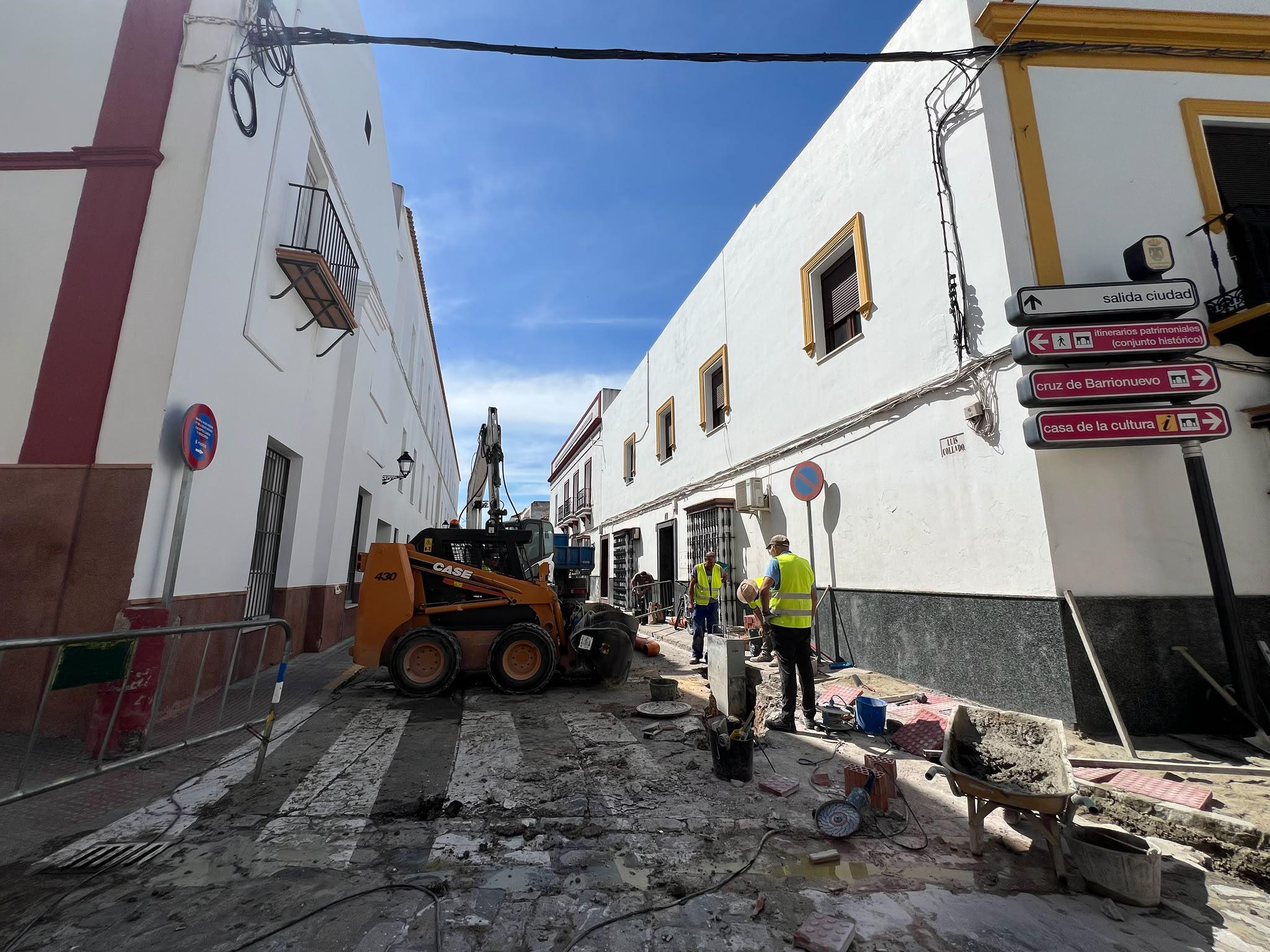El proyecto de mejora de la accesibilidad avanza con nuevos pasos elevados en la vía pública