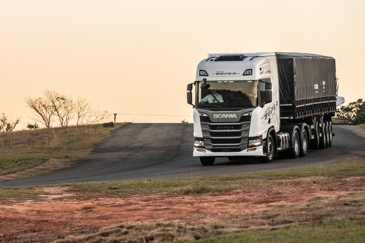 Novos 350 caminhões para a AMAGGI – e o melhor: 100 deles movidos com biodiesel B100