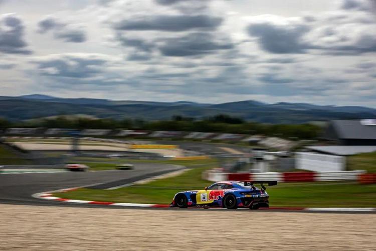 Rumor: Max Verstappen y Álex Palou podrían debutar juntos en el GT World Challenge Europe en Portimão