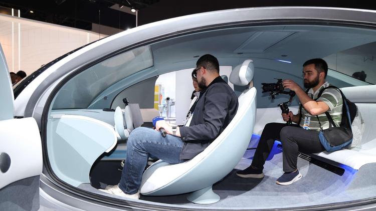 Geely presenta en Auto China 2026 el EVA Cab, el primer robotaxi diseñado y construido en China