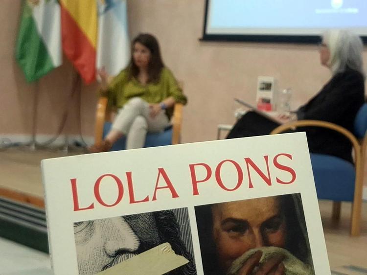 Lola Pons presenta en Lebrija El dedo en los labios, un recorrido por la historia del silencio en la lengua española