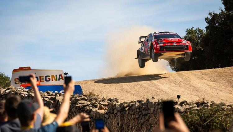 Solberg ataca en el SS14 del Rally de Cerdeña y aprieta el título