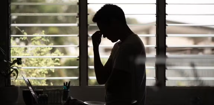 Agir contre ses principes au travail, une souffrance psychologique encore méconnue et nommée « blessure morale »