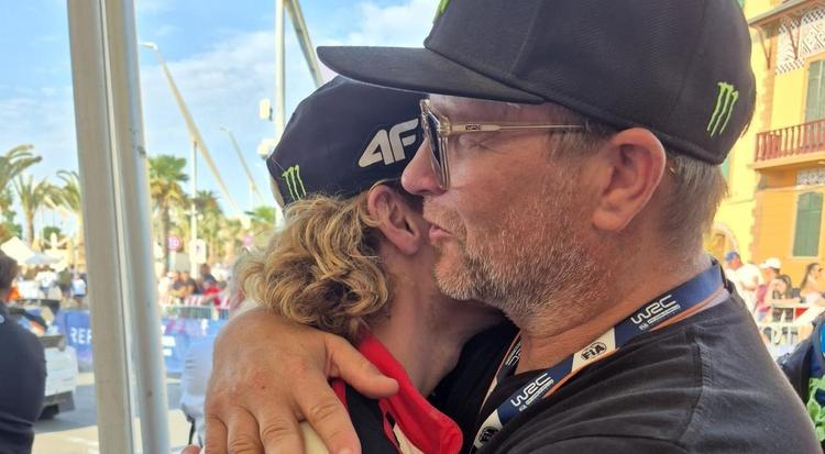 Petter Solberg acusa a Ogier de frenar para ayudar a Evans en Cerdeña