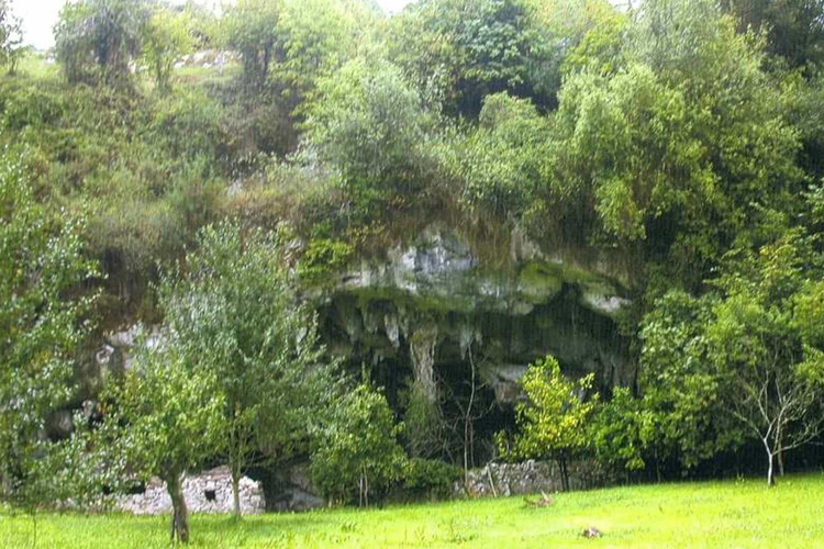 Cueva de El Covarón