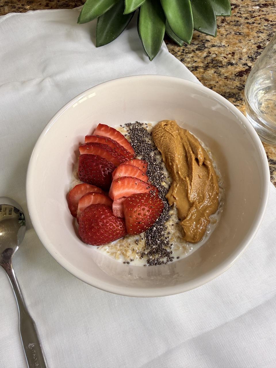 Strawberry Glow Oat Bowl