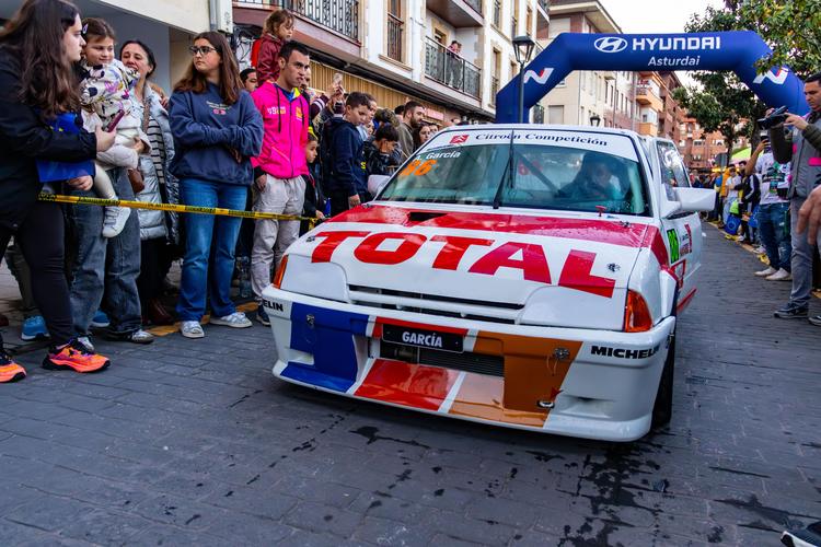Vibrante jornada del viernes en Arriondas para recibir a los protagonistas de la 54 Subida Internacional al Fito