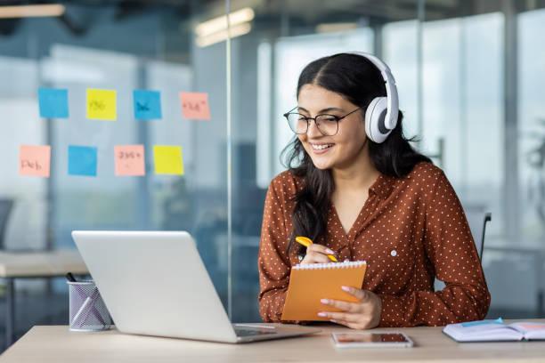 Écouter de la musique en travaillant n'est pas toujours une bonne idée, selon une étude