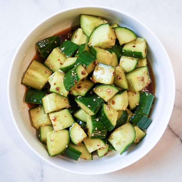 Salade de concombre à l'asiatique