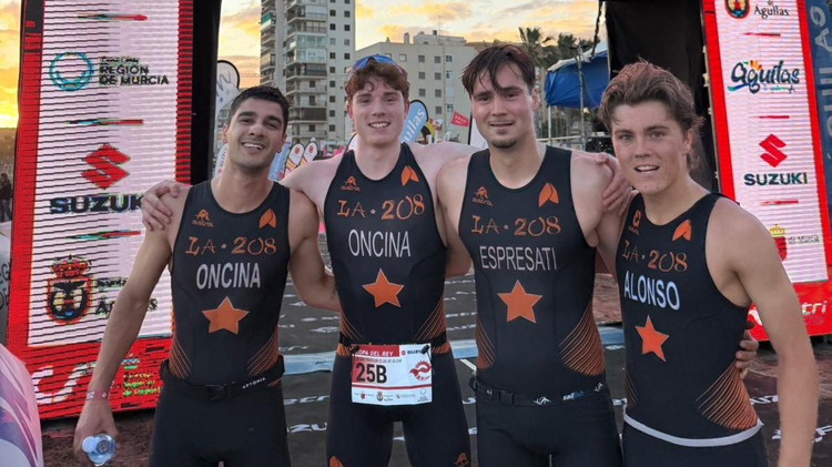 LA 208 Triatlón Club de Elche se proclama líder de la Liga Nacional de 2ª División con un doblete histórico en Águilas