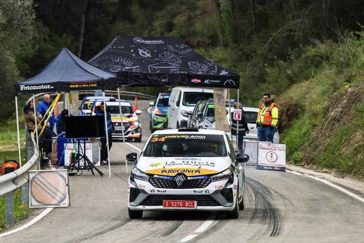 Nicolás Cabanes se estrena como campeón del Clio Trophy Spain Asfalto venciendo de nuevo en casa