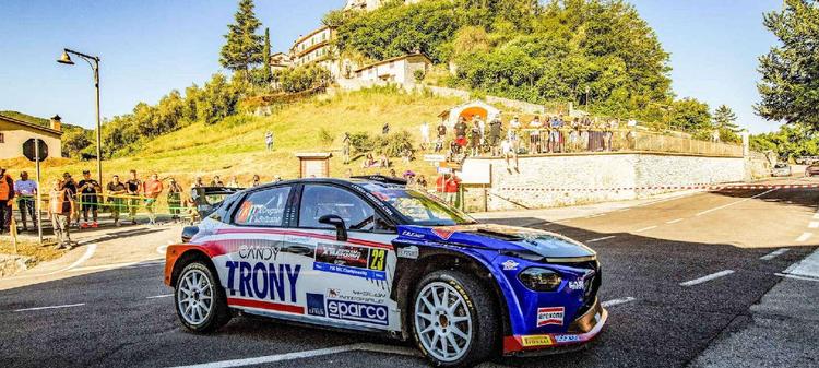Andrea Crugnola lidera el Rally di Roma Capitale con 5,8 segundos de ventaja sobre Daprà