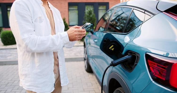 LAS VENTAS DE VEHÍCULOS ELECTRIFICADOS CRECEN UN 39% EL PRIMER SEMESTRE CON 154.271 UNIDADES