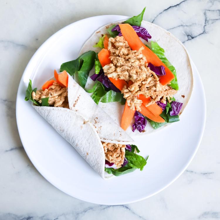 Wrap croquant au tofu mariné