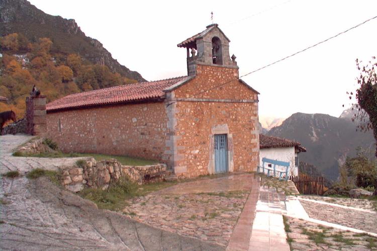Iglesia de Santa María de Bandujo
