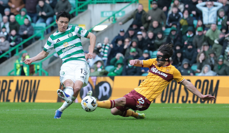 O'Neill hails 'outstanding' Yang as Celtic close gap on leaders Hearts