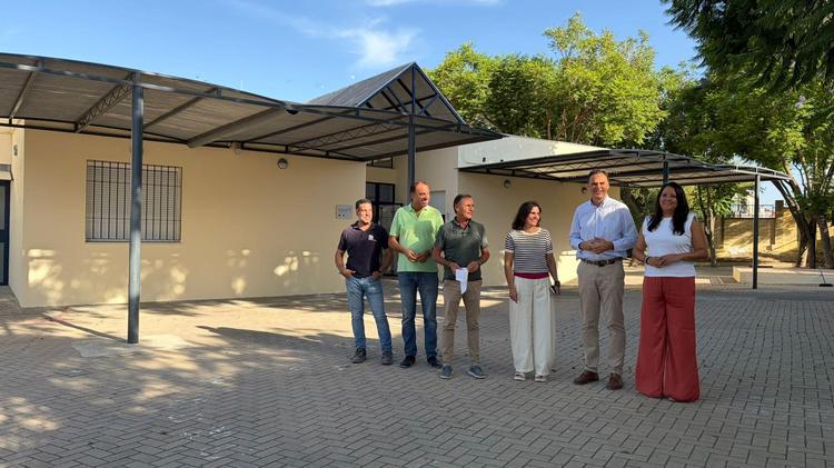 El Ayuntamiento realiza diversas obras de mantenimiento en los Colegios de la ciudad