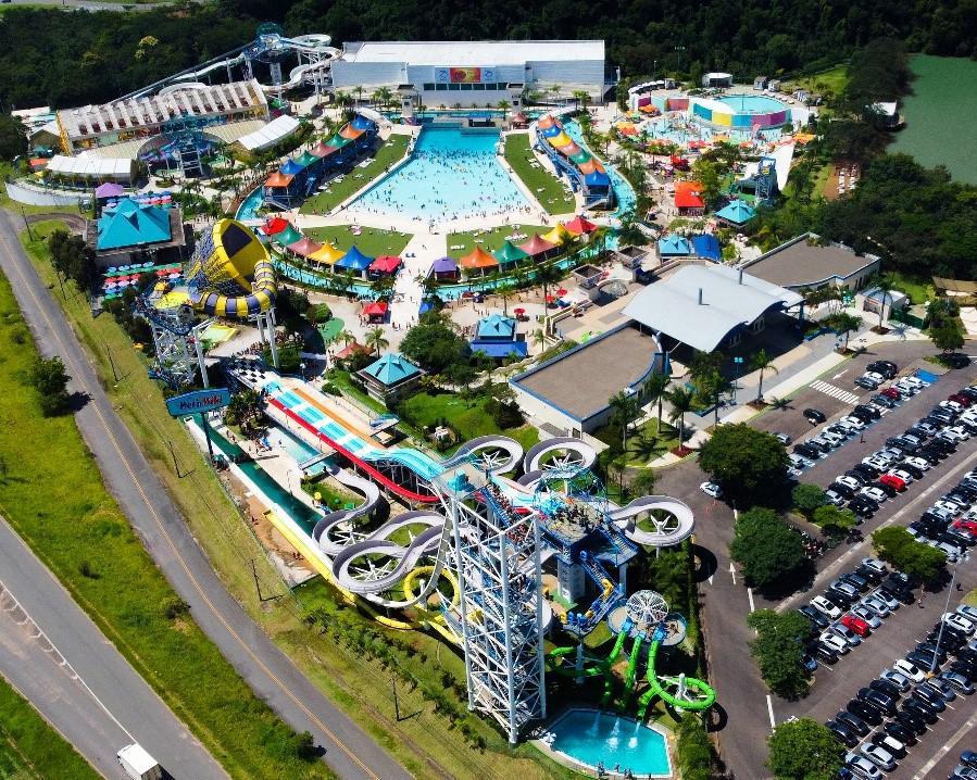 Wet’n Wild encerra temporada de verão com grande celebração e reforça cultura de valorização e protagonismo de seus colaboradores