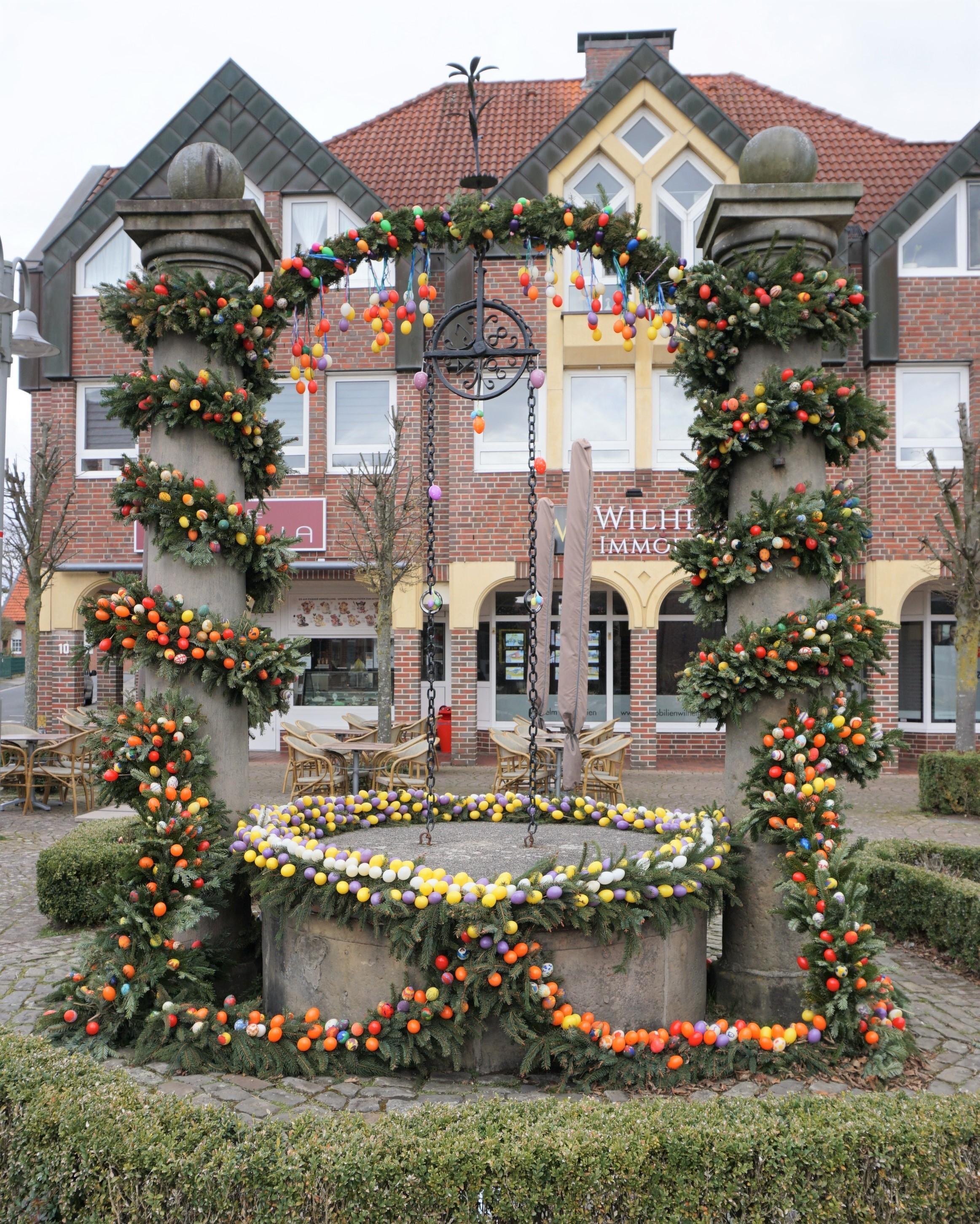 Marktbrunnen wurde durch den Heimatverein Lathen geschmückt