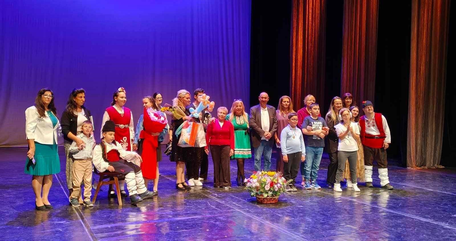 С множество отличия завърши второто издание на фестивала „Да бъдем заедно!“