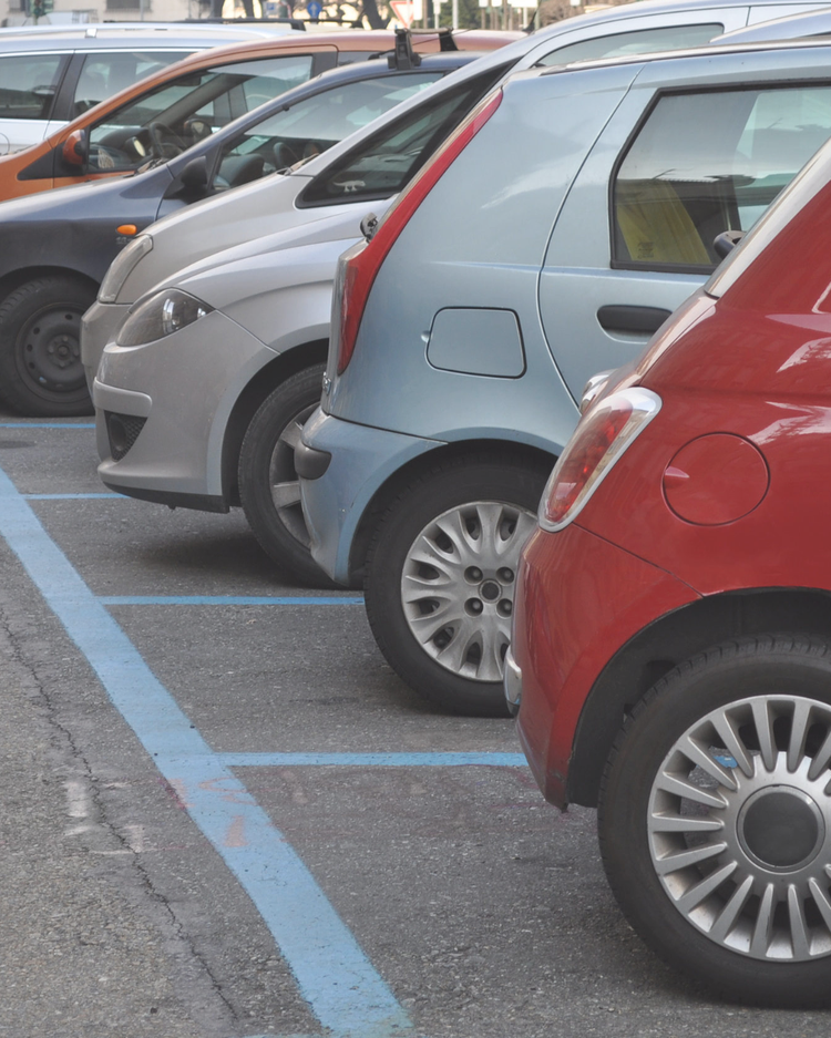 Moraira elimina temporalmente la zona azul durante las fiestas patronales