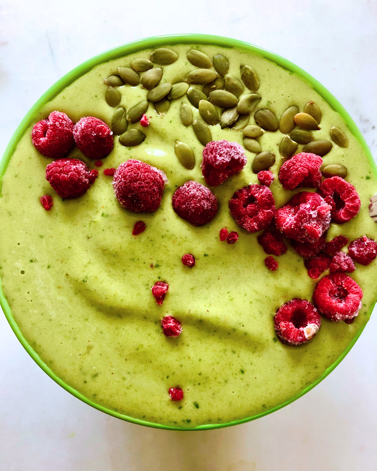 Smoothie bowl vert protéiné